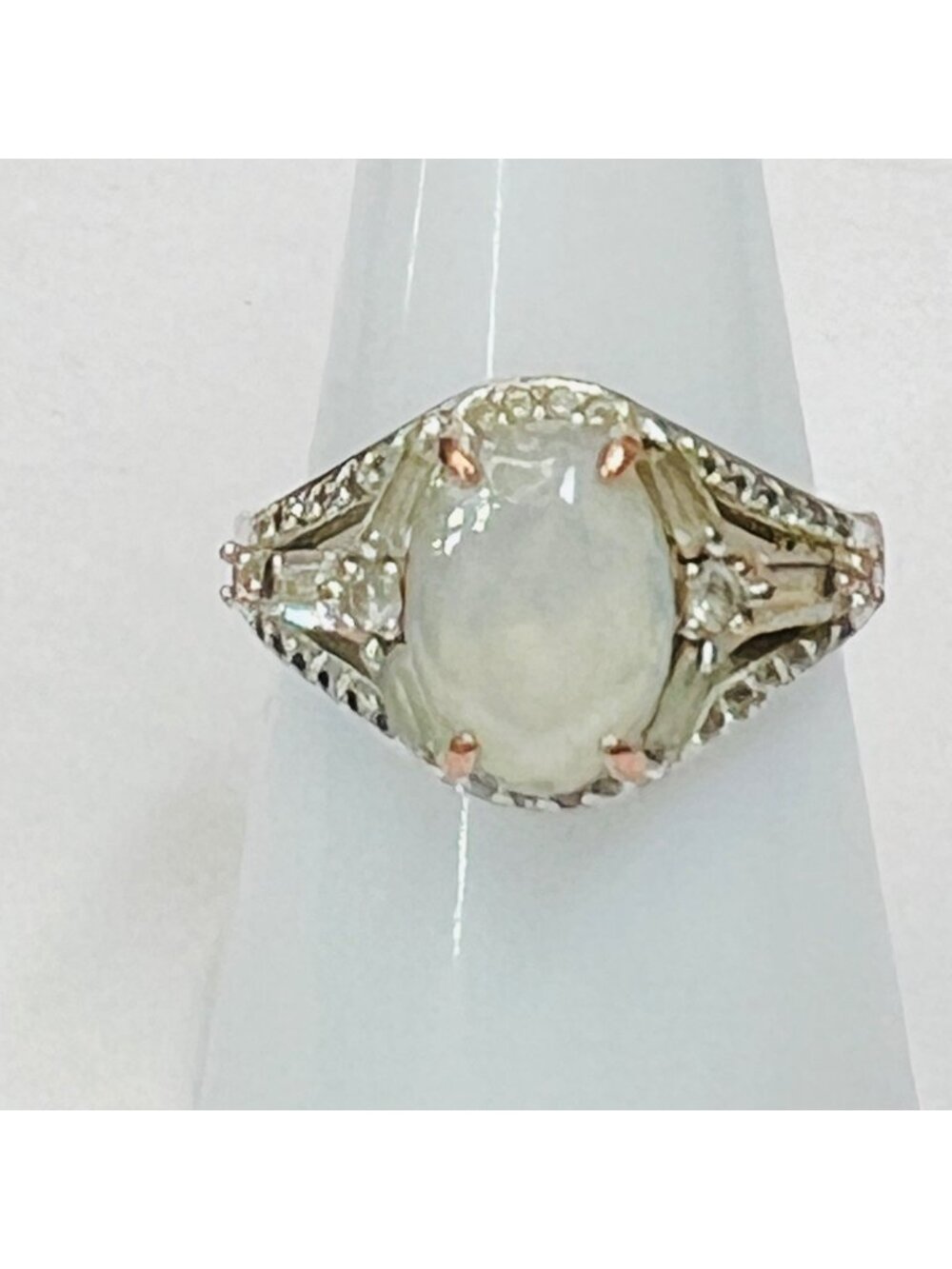 Ring Bomb Party Ring, size 8, white gemstone, silver color band
